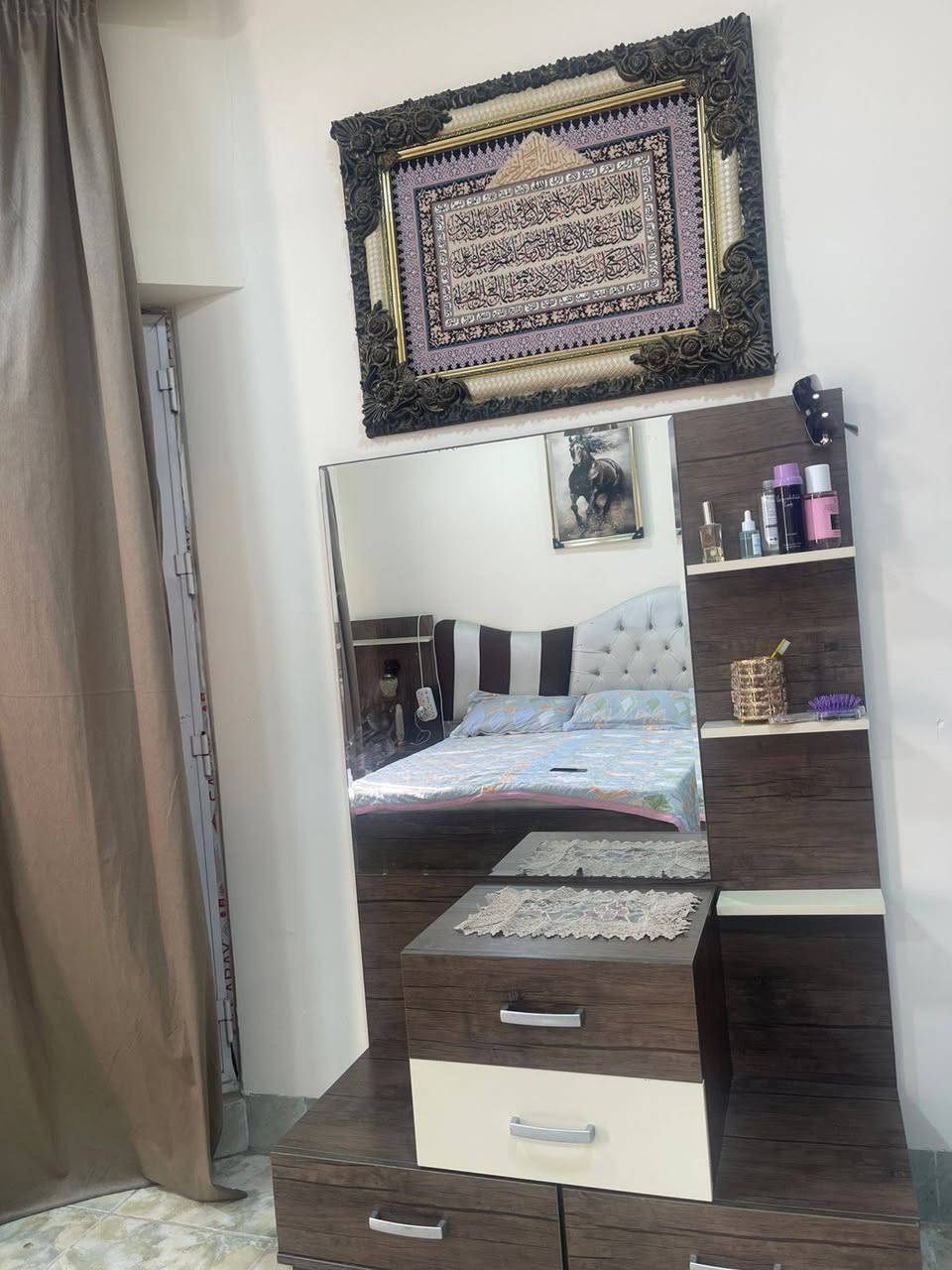 السلام عليكم غرفة للبيع تركية نضيفة  مكاني سليمانية رابرين السعر 375وبيهة مجال رقمي ***********
