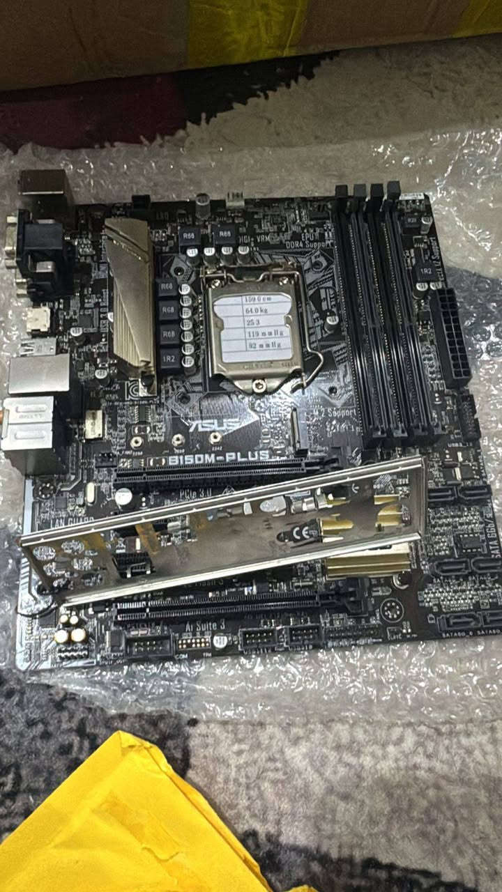 سلام عليكم شباب مذر بورد جديد غير مستخدمم باله امزون القطعه جديد بغداد يوجد توصيل ***********
