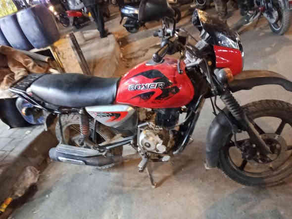 السلام عليكم توفر بوكسر  مديل 23 مكينة مكفولة الدرجة كلشي مناقصه 
مكاني بغداد مدينت الصدر 
رقم ***********
