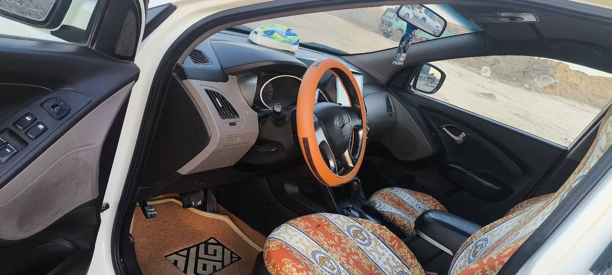 للبيع هونداي توسان خليجيه مكفوله كفاله عامه فقط بارد رقم بابل موديل 2013مكينه 2400السياره جديده تبريد ثلج حداديه وتخم تاير جديد مكينه وكير كفاله مكانها حله بزل حجي علي مقابل المرقد العلويه شريفه بنت الحسن السعر133اتصل***********
