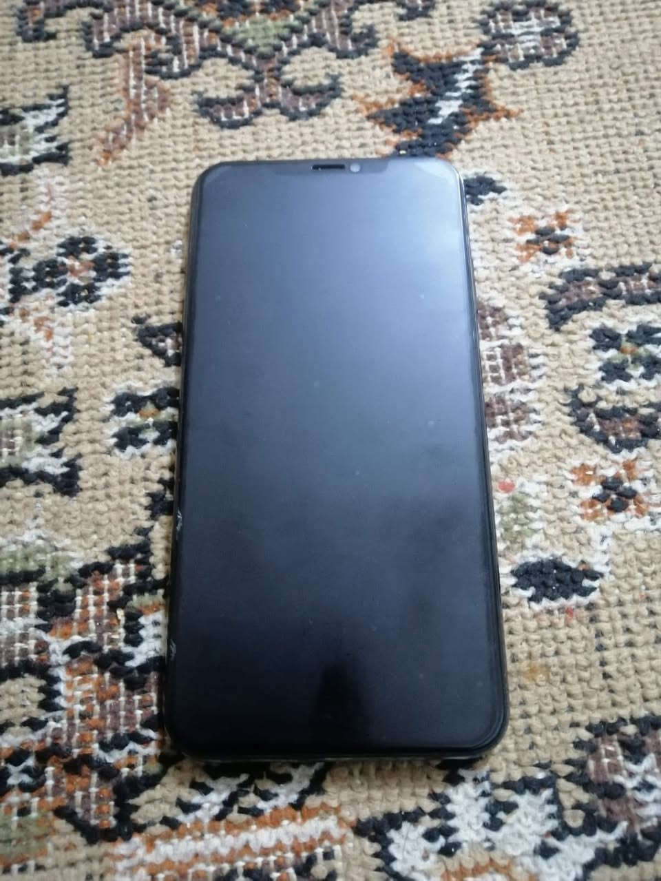 السلام عليكم ايفون Xs max جهاز كله شغال مابي اي خلل فقط الضهر مكسور
كارتونته الاصليه موجوده السعر ٢٠٠ وبي مجال 

واتساب ***********
