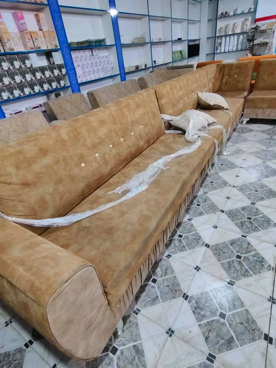 تخم ديوان4قطع 
نظيف مستعمل
السعر 225
تفاصيل داخل فيديو 
بيع او مراوس اوتبديل 
لعلم اذا عندك تخم مستخدم نشتري 
اوجلسه عربيه
متواجدين يومياً 
عنواني ناصرية الغراف طريق ال سهلان منطقه العميرات 
واتساب ***********
انظم للكروب ادخل على الرابط
https://www.facebook.com/groups/490367711756252/?ref=share_group_link
