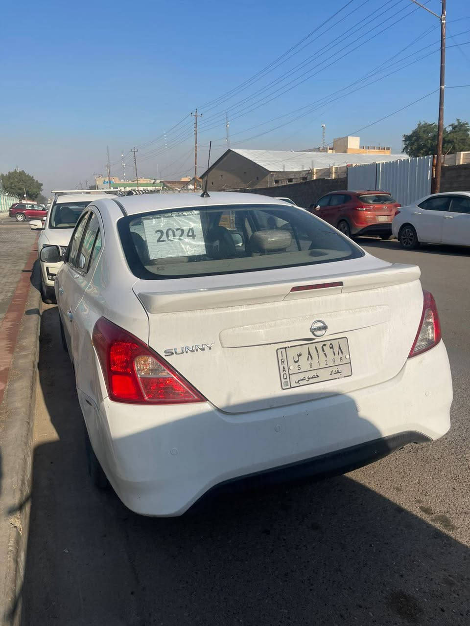 السلام عليكم 
نيسان سني 2021 بغداد ب اسمي 
فقط بيها طخه بسيطه موضحه بالصور بعدها ع وضعها 
مفروشة جلد .. كشنات تغليف .. سيارة نضيفه ...ماشية 100
السعر 116
المكان بغداد حي تونس  الاتصال فقط عل رقم 
***********
