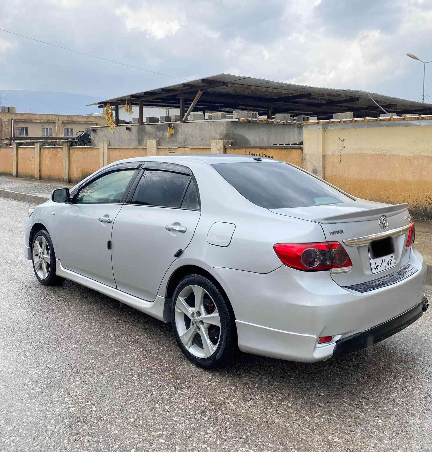 تۆیۆتە کرۆلە 2008 کامل کراوەتە2013 تۆماتیک مەکینە گەورە فۆرمیکە تایەو ویلی 17 لەژێرە نوێیە سیارەکە توندو تۆلە بێ کێشەیە  5 پارچە بۆیاخی هەیە پێشو دواوەی  ناودەرگای کەپسە تەنها ناودەرگای دواوەی سەکن کەمێکی هەیە کال بوونەوەی نیە تەحویل گێر مەکینە تەبریت سارد و گەرم بەشەرت نرخی 90$مەجال   
ژمارەی خاوەنی واتس ئاپ : *********** أربيل, العراق
