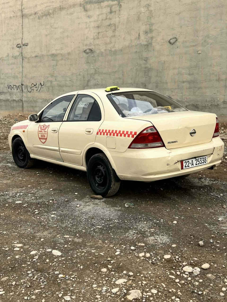 ته كسي نيسان سه ني ٢٠١٢ ته نها  ٢ ده رگاي بوياغه مالي كاسبي يه هه موو شتي به شه رت سعري ١١٣ وه ره قه و مه عامه له ي تيدايه  شوين هه ولير ***********
