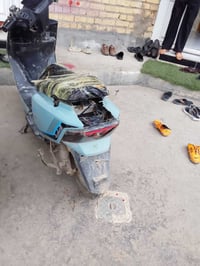 دراجة شحن كهربائية • بدون بطاريات • كفرات متعوبة