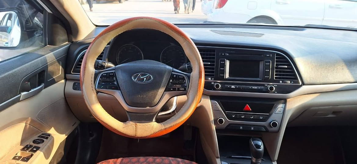 النترا 2017 خليجي فول واحد على واحد 1/1 بصمه  حرة رقم دولي مثنى محرك 2000 بيه جاملغ الامامي عكس السائق مبدل ورشات صبغ ( تخريب بطش )  اني ابيعك احزام مداور ثاني يوم. 123وبيه مجال ***********
*********** مكان السيارة السماوة.... مكلف بالنشر
