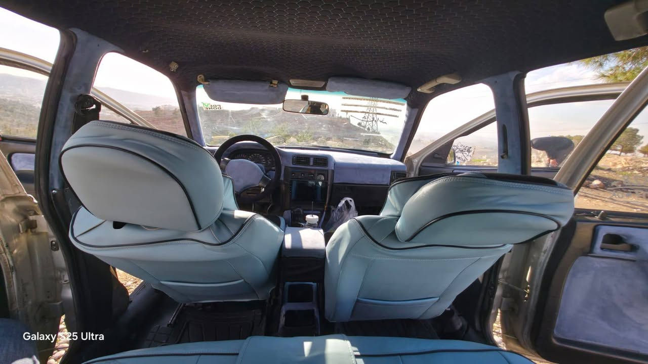 السلام و علیکم 
ڤیکترا ئاڕمی پلاستێک بەشەرتی هەموو شتەک
 مەکینەی 16ی قایش پان
سوکان پاوەر مۆدێل 1993 
سەیارەکە هەموو شتێکی نوێی بۆ بەستراوە 
دیلەمۆ و سلف و پاوەری ئەوروپی بەنجی نوێی و وایەر مەنی گێجی مەزبوت  ئیش دەکا
درایم شەفتی نوێ و دەبۆی نوێ و فیتێزی گێڕی گۆڕرداوە قوفل مەرکەزی پلاکی نوێی ئەڵمانی لەسەرە گەعیەی نوێم بو کڕیوە یەک دنیا شتی تریش سەیارەکە هەتا بڵێی خاوێنە هەموو شتێکی بەشەرت دەدەم یەک تەقە و ڕەقەی تێدا نییە 
گەر وەک وێنەکە خاوێن نەبو پارە بشکێنە
سەیارەکەش ئەو پارە دەهێنێ بۆیە ئەوەندە داوا دەکەم
33 معالەیەکی براینە
هەولێر
ڕەقەم تەلەفۆن
0751 265 0651
کاکە ئەو سعرەت پێ زۆرە نامە مەنێرە بڕۆ یەکی داشقە بکرە 10 وەرەقەی لێدا ئەوجە ڕاستە ڕێش نابی أربيل, العراق
