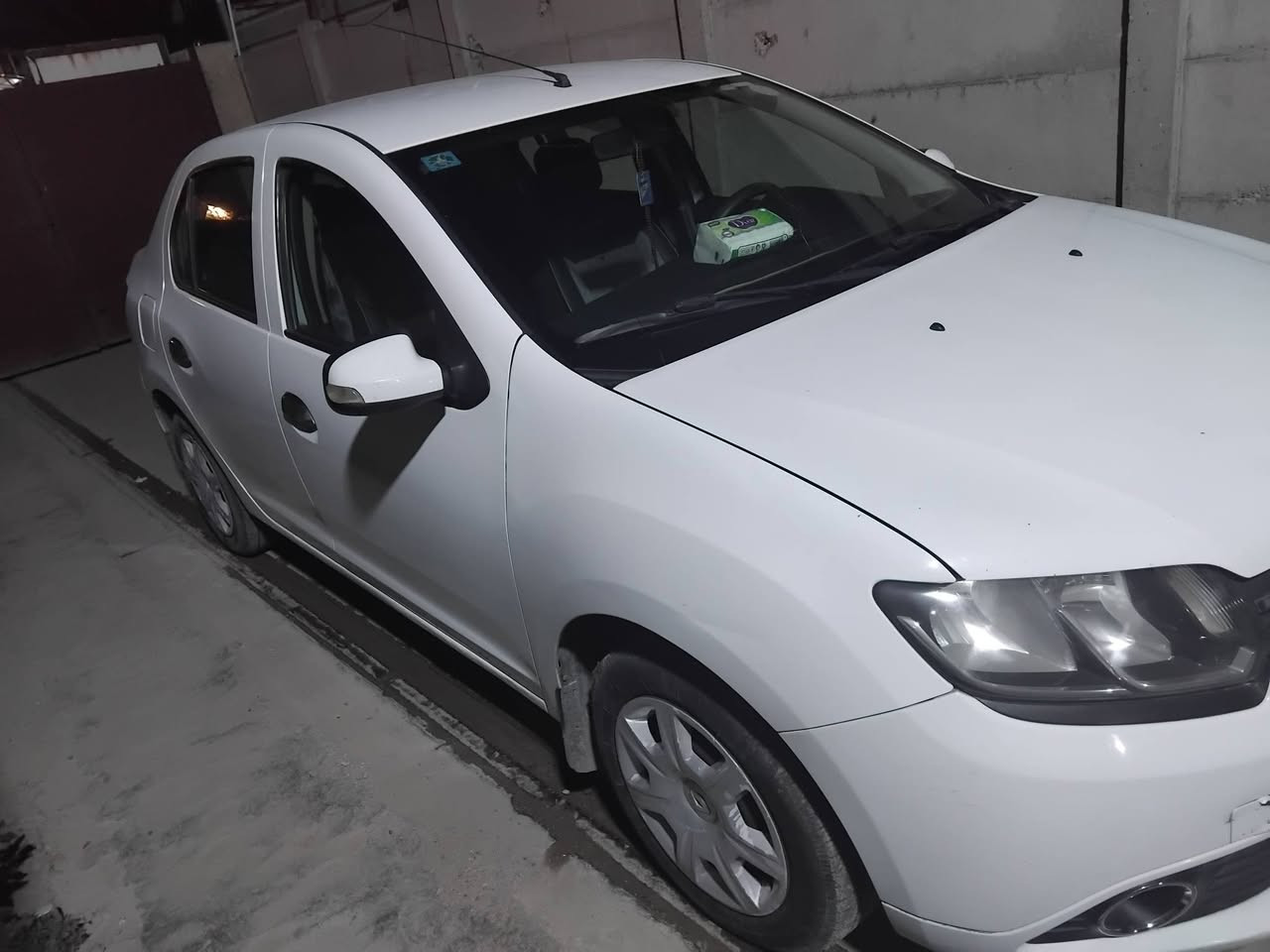 رينو سمبل موديل ٢٠١٧ بيضاء رقم بغداد بيها منظومة غاز شادهه ع ايدي السعر 72  ماشية ١٠٧ رقم بغداد مميز
للاستفسار والتواصل على الرقم ***********
