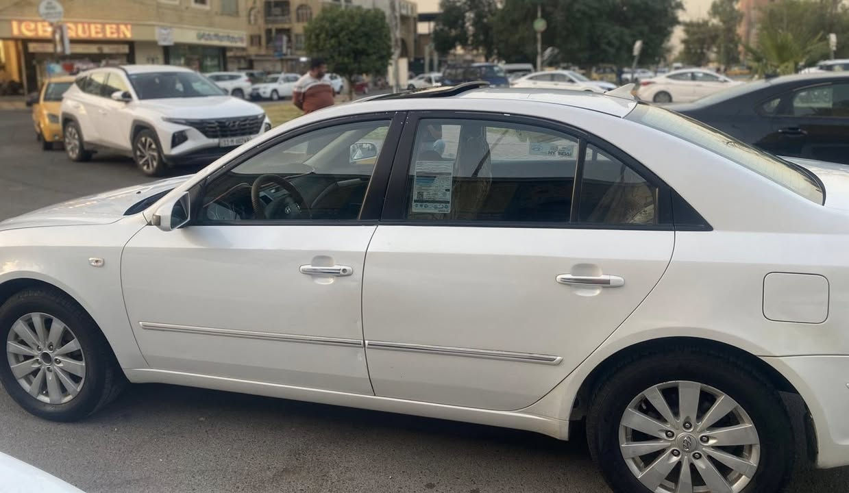 السلام عليكم  للبيع
سوناتا ٢٠٠٩ خليجي 
محرك ٢٠٠٠ كفاله كير حداديه تخم تاير تبريد كهربائيات كلها كفاله بيها رش صبغ اثر شخوط شرط بدون حادث سونار مرفق مع الصور 
رقم نينوى مشروع وطني تحويل مباشر 
مكان السياره بغداد الاعظمية 
السعر ١٠٥ 
***********
***********
