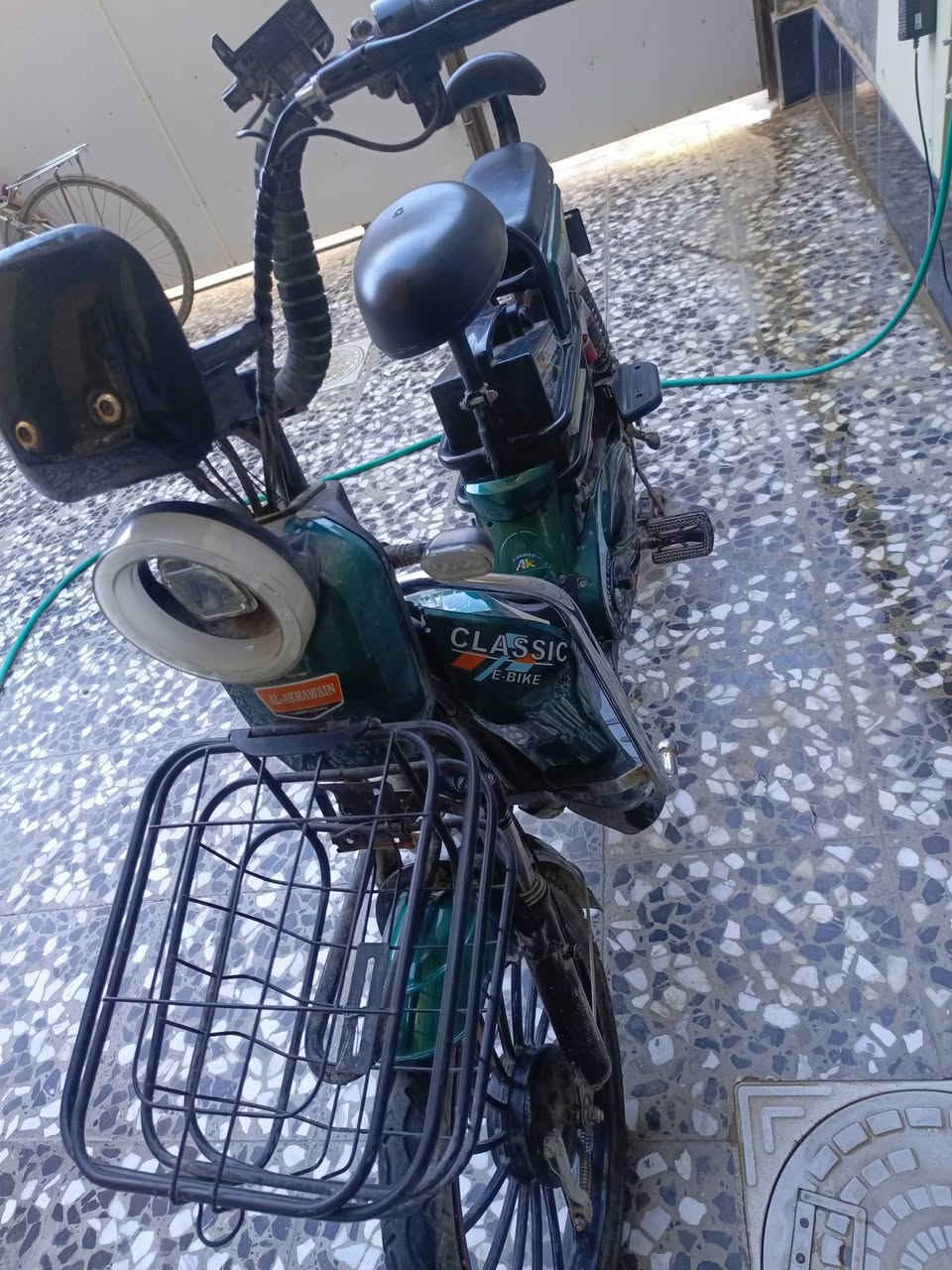 دراجه شحن للبيع السعر ٢٧٥ وبيها مجال
للتواصل 
***********
***********
