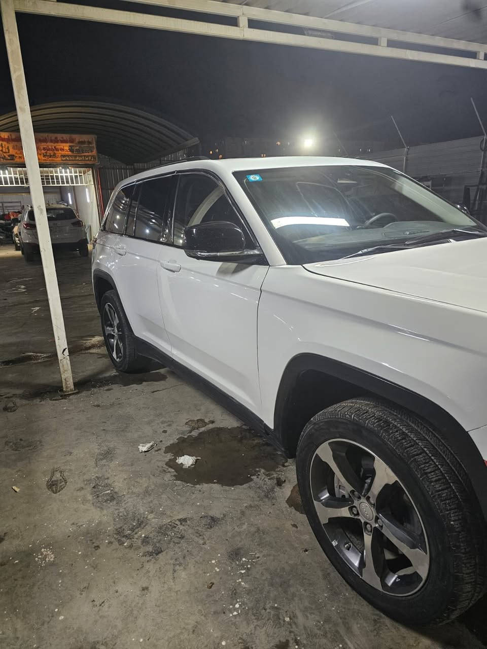 سلام عليكم جيب للبيع مديل 2023لمتدد فول
*********** 
السعر 28بيه مجال 
ماشيه 16ميل
