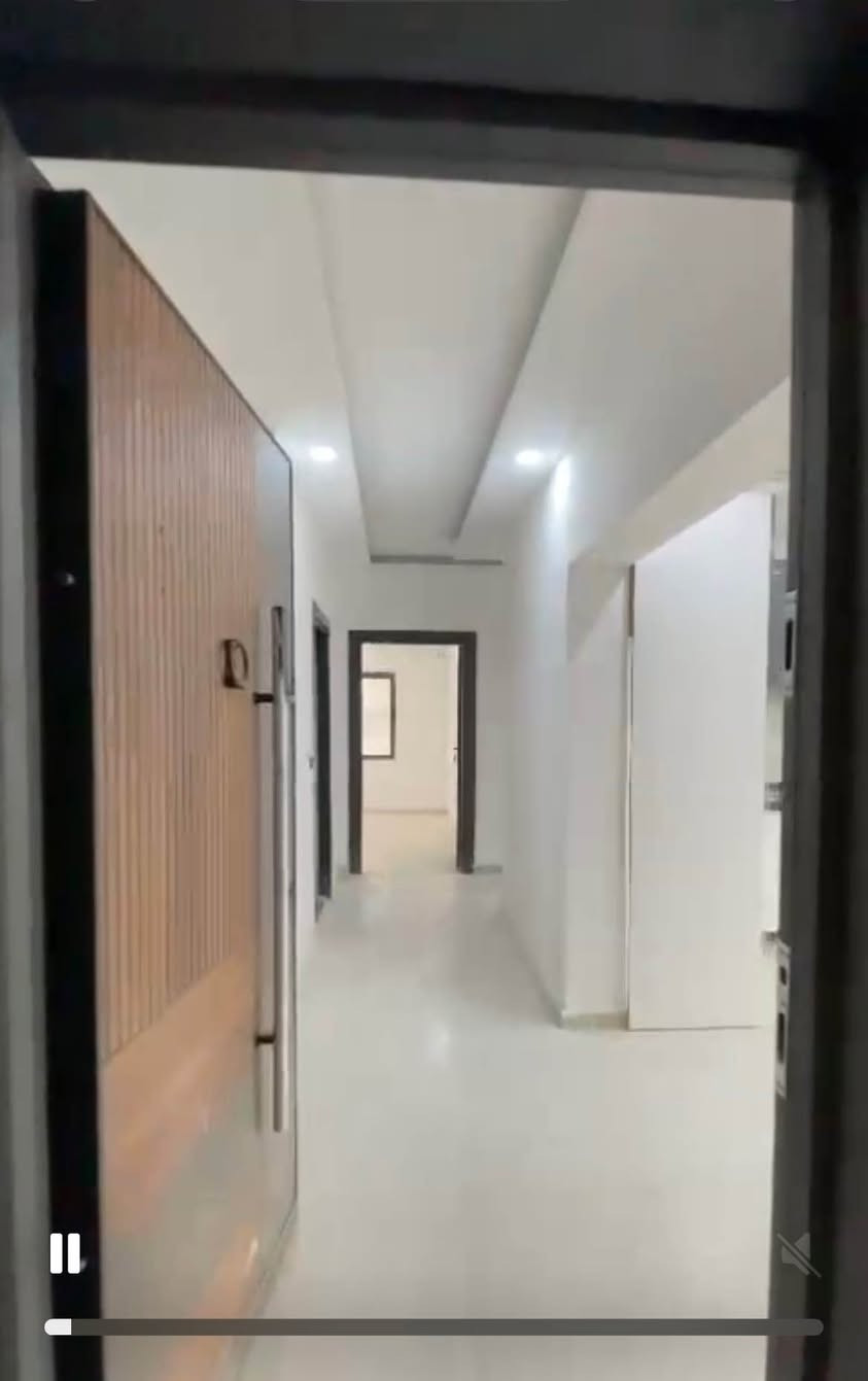 شقه جاهز کاسابلانکا ب رەخ فەرەنسی ٢ ڤە يا تسليم كرى و كامل خدمات هەین و یا خالی یە مباشر دێ چیە تێڤە 
١٧٦م ٣+١ 
طابق ٢٢ دوماهیک طابق
دفروشم ب ٥٢٥ و مجال مستعجلم ئەگەر دزانم فەترەکا دی دێ گەلەک گرانتر لێهێن
بو پتر پێزانینا تلفونا من بکە
***********
شقة جاهزة في مشروع كاسابلانكا مستعجل للبيع بسعر مناسب جدا 3+1 ،صالة كبيرة بانوراما ،مساحة ١٧٦ م،طابق ٢٢
عنوان دهوك-يم فرنسي٢
سعر ٥ دفتر و ٢٥ ورقة
للاستفسار  *********** دهوك, العراق
