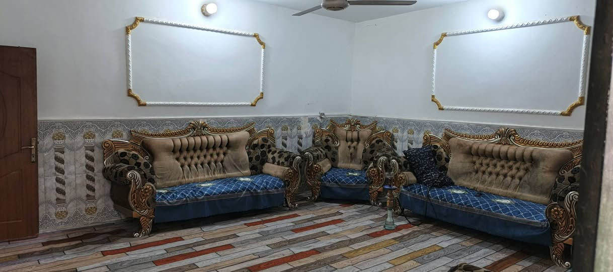 سلام عليكم بيت للبيع المساحه 160م اصلاح زراعي مكاتبه فقط عنوانه حله شارع ٨٠ مال كربلاء محيزم الرابعه مقابل حي الامام قريب على الشارع العام  السعر 30 وقابل للتفاوض ترميم جديد 2025 للستفسار اكثر  
***********
