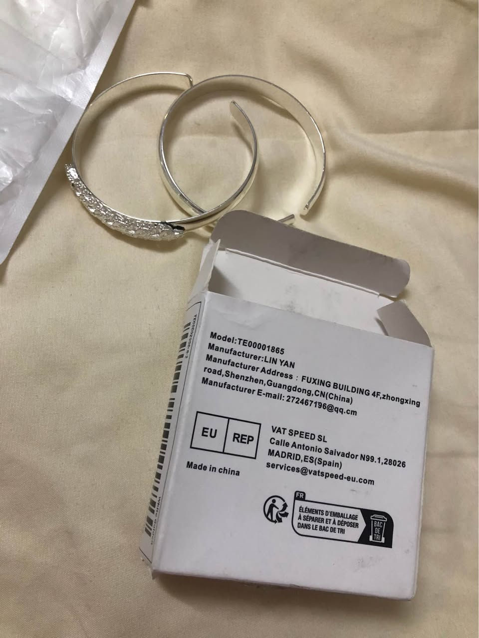 فضة مختومة ٩٢٥ 
١٠ اساور سعر الواحد ٥ الف
 ٢ خواتم سعر الواحد ٥ الف
 ٣ اقراط فضة ذهبي سعر الواحد ٨ الف
٢ اساور ثقيلة سعرهم ١٥ الف
قلادة ثقيلة ٢٠ الف
اربيل روشنبيري
ويوجد توصيل اربيل ٣ الف محافظات ٥ أربيل, العراق


**إذا كنت صاحب هذا الإعلان وتريد حذفه لأي سبب، رجاءا أرسل رسالة إلى الدعم الفني**