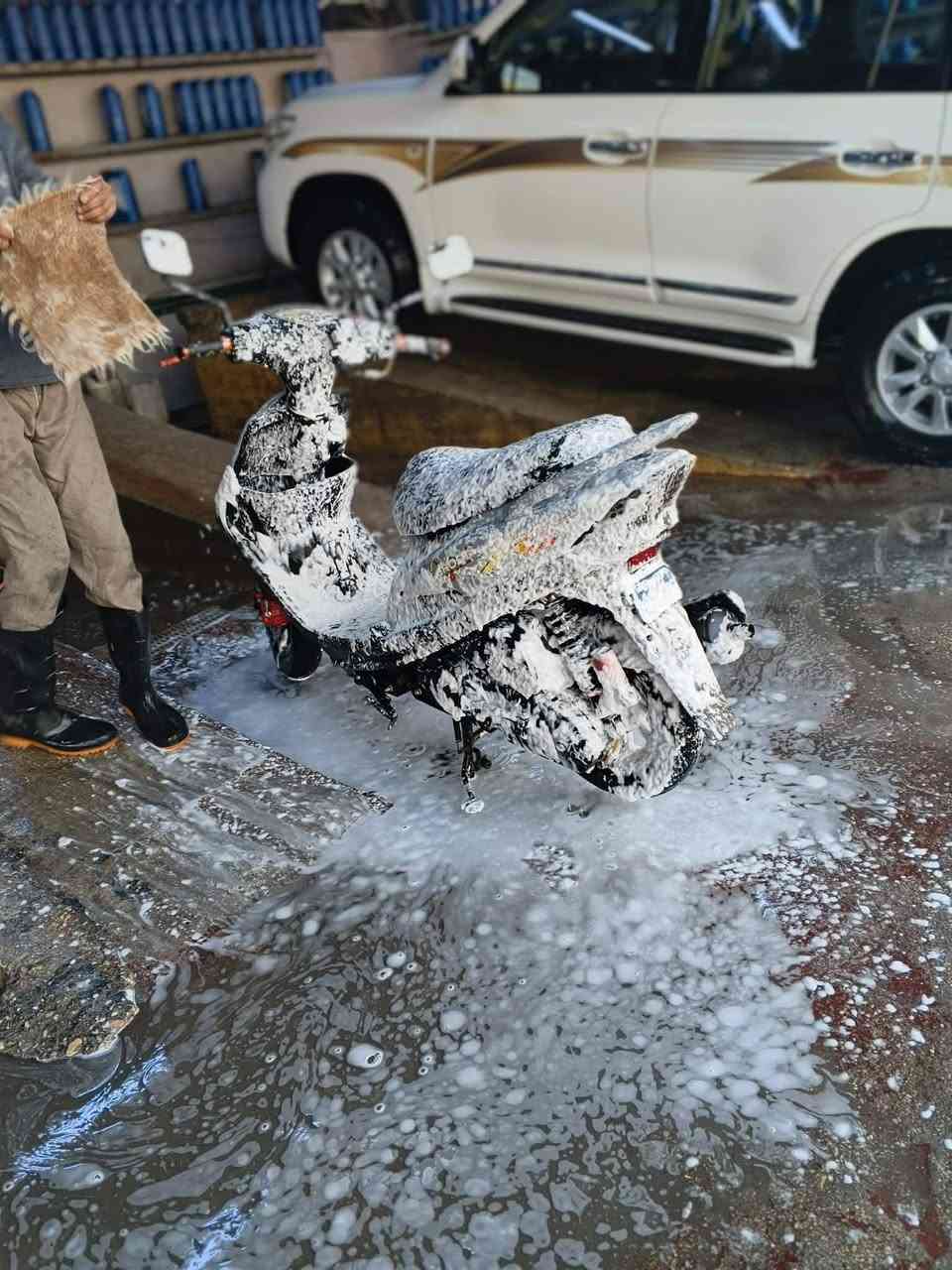 ماكس حاويه وصلها بيها ما مفتوح بيها برغي سعر 900 وبيها مجال قليل ***********
