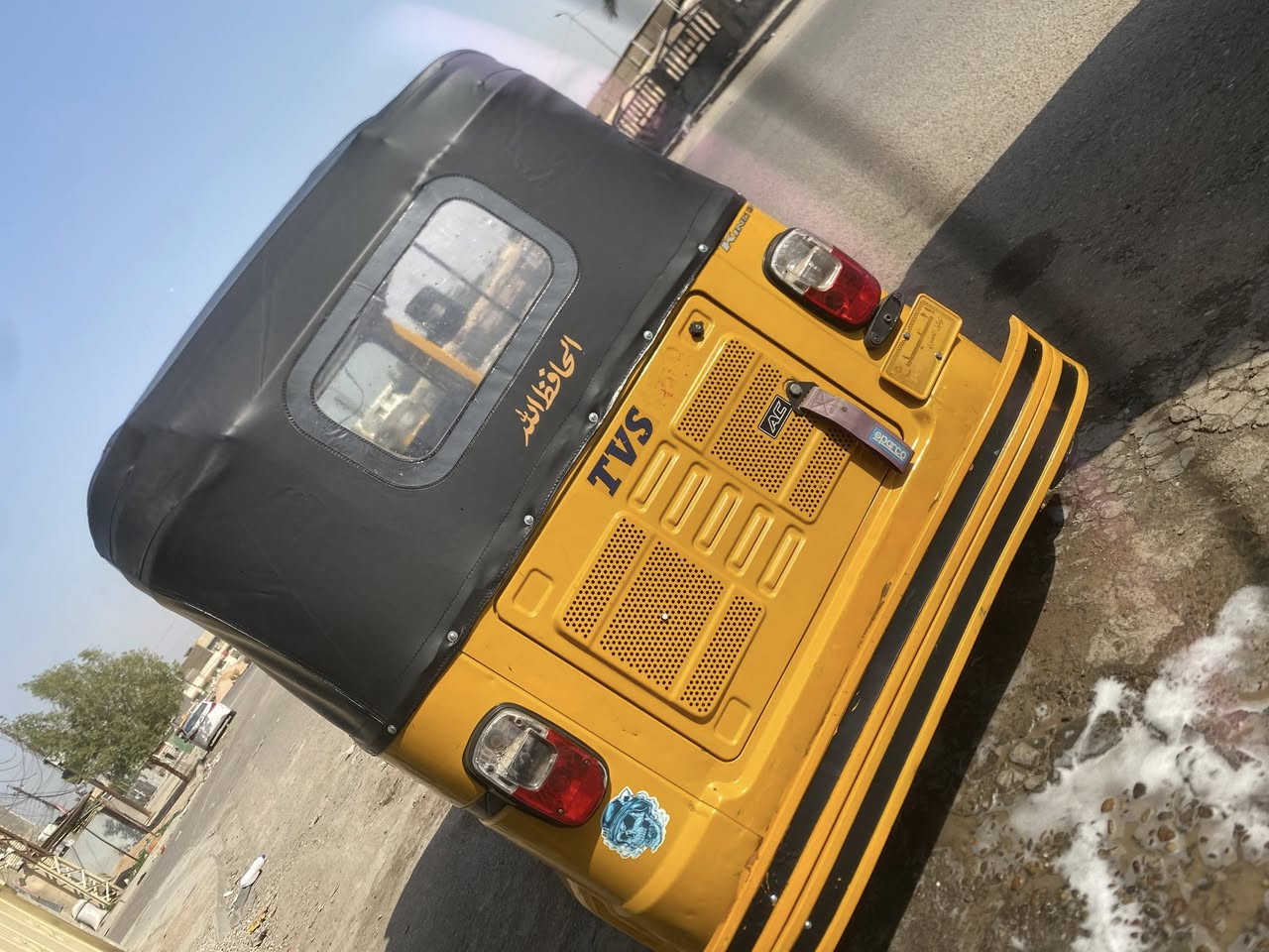 السلام عليكم ورحمة الله
TVS  موديل 20
رقم وسنويه تحويل على راحتك 
مكينه مكفوله تنقيص تبخير نضوح 
مكينه جديده مجفته فقط زنجبيل 
معمره دروس فقط صبغ جانت مشخطه وصبغتها 
التكتك رايدله فقط جادر مشكك
كهربائيات كله شغاله خير من الله سعرها 6000وبيها مجال للطيبين مكاني بغداد زعفرانيه جسر ديالى القديم ***********
