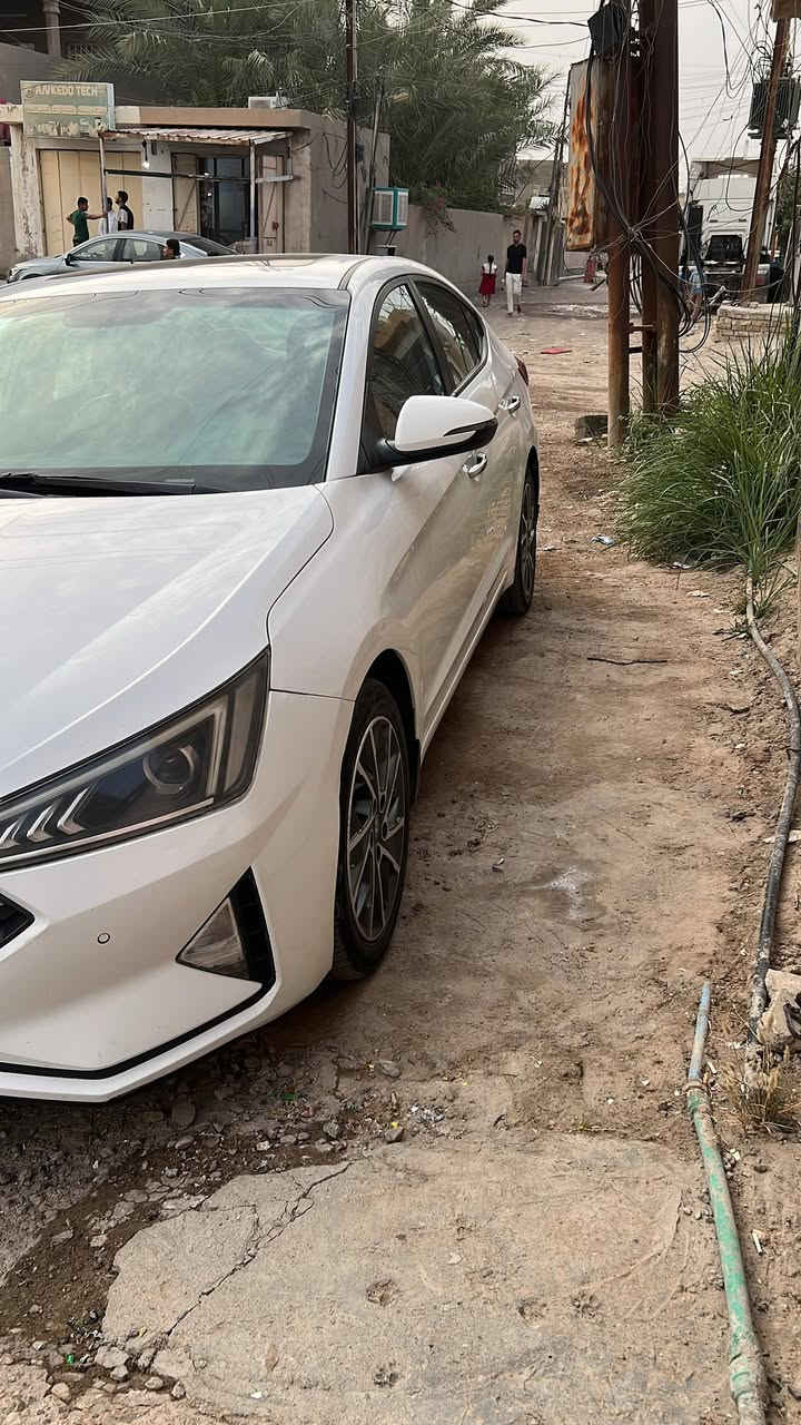 الانترا خليجي20 رقم بغداد بسمي مكفوله عدا الي مشر عليه محرك كير كفاله سعر 153 وبيه مجال بسيط مكاني بغداد ***********

