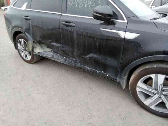 سورنتو هايبرد EX موديل 2022 
وارد امريكي ضررها موضح الضرر بالصور ورقم الشاصي موجود 
جميع الايرباك سليمة 
ماشية 32الف كيلو 
رقم نينوى
المواصفات
محرك 1600 تيربو + كهرباء 
التفويلة 900+ كلم
بصمة تشغل وابواب وتشغيل عن بعد
لایت 4 عدسات
شاشة كبيرة
كامرة خلفية
حساسات خلفية
7 راكب كشنات منفصلة VIP
كشنات جلد كهرباء
كشنات تدفئة
قيادة ذاتية
تحديد مسار
كروس كونترول
رادارات  امامية خلفية 
وضعيات قيادة سبورت ، نورمل ، ايكو
سايد بريك كهربائي
صندوك كهرباء 
اوتو هولد
كير ماوس 
تحكم ستيرن كامل 
السعر 270 ورقة 
مكان السيارة موصل
 *********** واتس موصل
