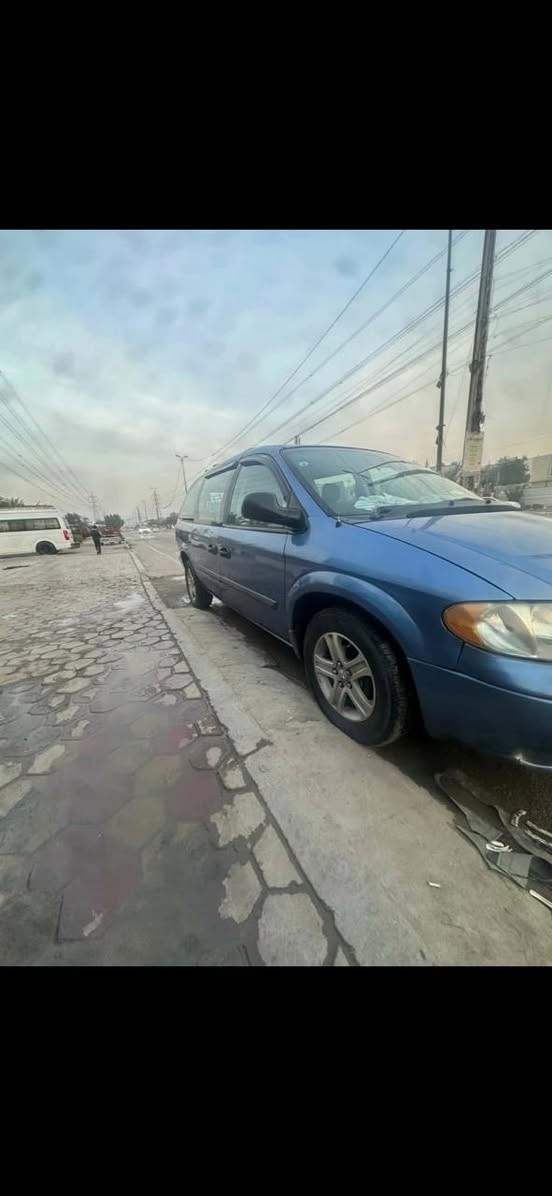 السلام عليكم دوج موديل 2007 فول موصفات وجهازه من كل نواحي مكانها بغداد الغزاليه
هاتف راعيها ‭0770 338 4042‬
