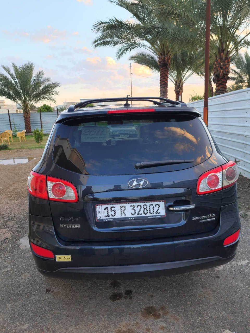 السلام عليكم اخوان سنتافي 2011 امريكي
فول موصفات بانيراما كشنات كهرباء تدفئه تبريد 
محرك 3500 6 سلندر  5 راكب رقم انبار الجديد 
بأسمي مانع انزلاق دفع رباعي  ضرر بيه 3 قطع بدون معجون 
مراوس  سورنتو امريكي فقط من ١٥ وما فوق انطي فرق او بيع 125 $ بيه مجال استفسار اتصال [***********]
