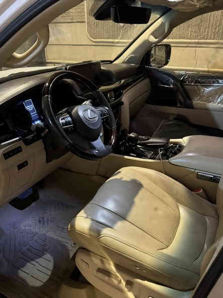 ✨🚙 للبيع – لكزز بريمي 2017 (8 سلندر 5.7) 🚙✨

📍 المواصفات الكاملة:
 • فتحة سقف
 • بصمة + تشغيل عن بعد
 • كشنات جلد كهربائية (أمامية + خلفية) مع تدفئة + تبريد
 • ذاكرة خزن (ميموري)
 • داخلية لون بيجي 
 • شاشة رئيسية + شاشات خلفية
 • كاميرات 360°
 • 7 راكب + 3 قطع تبريد
 • تحكم ستيرن جهتين + ستيرن كهرباء
 • كروز كونترول
 • صندوق كهرباء
 • جكات + صاجات
 • ثلاجة أصلية
 • لايت زينون + بلوجكتر زينون + لد أمامي
 • زرك لايت + بك لايت لد
 • ويل كب كروم
 • هوك خلفي
 • مرايا كهربائية شفط + ترحيب
 • يدات نيكل
 • بردات خلفية

⚡ المحرك: 8 سلندر – 5700cc
📊 الممشى: 95,000 KM فقط

 • 
 • جديدة جداً وبدون أي نقص
 • رقم بغداد مميز (الجديد – مشروع وطني) باسمي تحويل مباشر

💰 السعر: 685 ورقة – بيها مجال
📍 الموقع: البصره
***********
