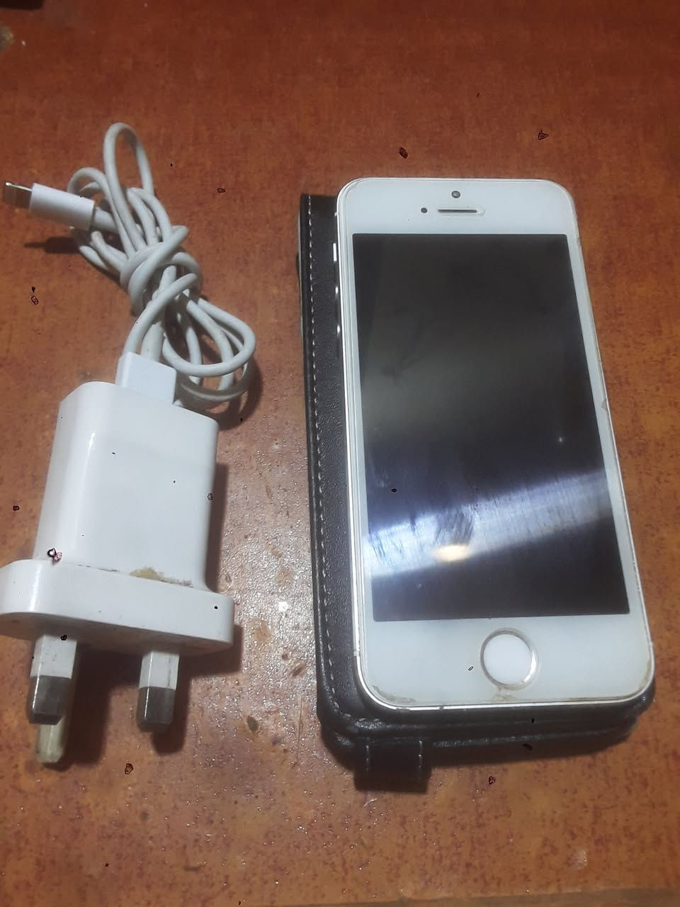 ايفون 5S +شاحنة +كيبل + حافضة مستعمل نظيف جدا للبيع بسعر 70 الف دينار شامل التوصيل لباب البيت مكفول عشاير ودولة يوصلك للباب تفحص وتمحص وتنقد والف عافية استعمالي الشخصي وامريكي اصلي مو لفگ... الفلوجة, الأنبار


**إذا كنت صاحب هذا الإعلان وتريد حذفه لأي سبب، رجاءا أرسل رسالة إلى الدعم الفني**