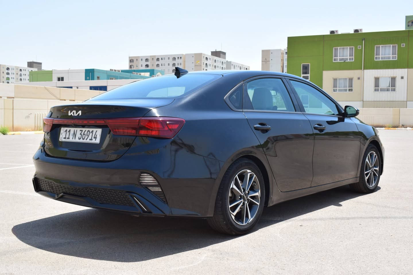 🚗 كيا فورتي (Kia Forte) موديل 2022 فئة FE 🚗
(وارد أمريكي - الشكل الجديد المحدث FaceLift)
السيارة عملية جداً وجاهزة للاستخدام بدون أي نواقص تم أضافة منظومة غاز
🔹 المحرك: 4 سلندر، سعة 2.0 لتر
🔹 الكَير: أوتوماتيك بنظام IVT الذكي، يوفر قيادة ناعمة ومريحة جداً.
🔹 أنظمة القيادة: 3 وضعيات قيادة تناسب كل الأوقات (Smart لتقليل الصرفية، Normal للقيادة اليومية، Sport للأداء الرياضي)
🔹 الشاشة: شاشة لمس بلادية كبيرة مقاس 8 إنش تدعم Apple CarPlay و Android Auto لاسلكياً
🔹 الكاميرا: كاميرا خلفية عالية الوضوح مع خطوط توجيهية للمساعدة على الركن
🔹 التحكم: تحكم ستيرن كامل (حاكية، بلوتوث، مثبت سرعة Cruise Control، والتحكم بنظام الصوت).
🔹 شاشة العدادات: شاشة معلومات رقمية وسط العدادات مقاس 4.2 إنش لعرض كافة تنبيهات السيارة وضغط الإطارات
✨ أنظمة الأمان والرادارات (مواصفات أمريكية متكاملة):
رادار الحفاظ على المسار والتحذير عند الخروج منه (Lane Keeping Assist)
نظام التحذير من الاصطدام الأمامي مع كبح تلقائي ذكي في الطوارئ (FCA)
نظام إيرباكات كامل (أمامي، جانبي، وستائر هوائية) لحماية كاملة
أنظمة الثبات الإلكتروني ومنع الانزلاق (ABS & Traction Control)
📍 ملاحظة: السيارة قمة في النظافة واقتصادية جداً للخطوط الطويلة والداخلية
 المسافة المقطوعة (122 كم)
 حالة الضرر : [حادثها خفيف صبغ قبق الجنطة والدعامية الخلفية مصبوغة/إيرباك سليمة"]
 السعر: [150 $]
 مكان التواجد ورقم الهاتف: [بغداد بسماية / ***********]
