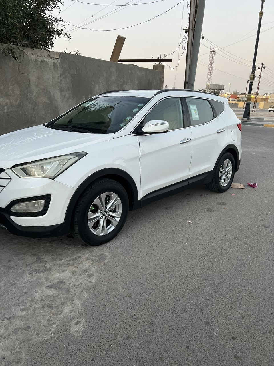 سلام وعليكم سنتافي 2015 وراد أمريكي بيه جاملق وبنيد وجاملق الثاني هم بي صبق بيه ضربه كدام خفيفه حسب الفحص بل سونار رقمه بصره حره مشروع وطني مكان السياره بصره السعر 126 رقم الهاتف ***********
