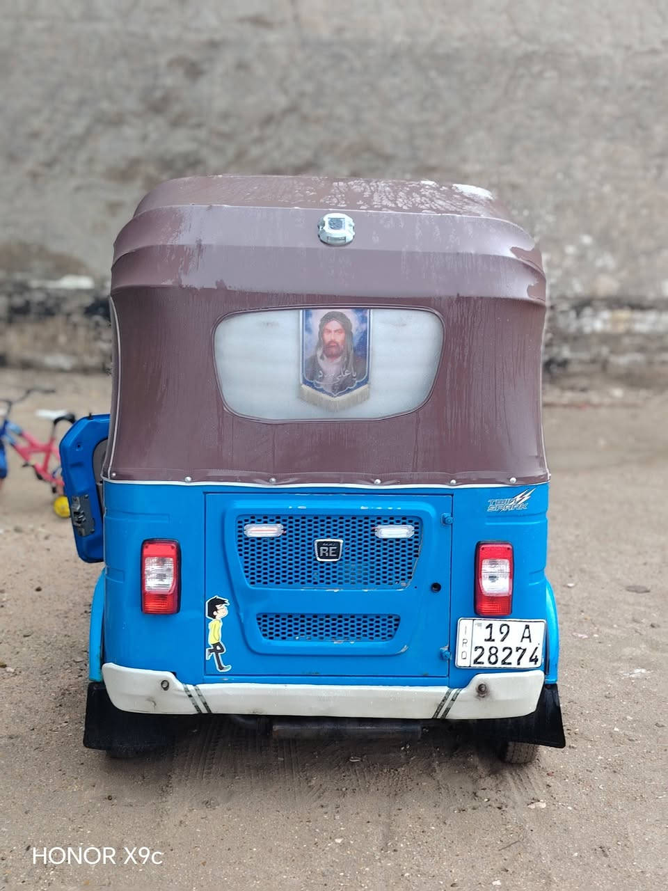 السلام عليكم تكتك موديل 21 شهر شهر ٦ منقصه اي شي خير من الله
تكتك لاضربه ولا صبغ كفاله محرك مكفول من تنقيص وتبخير للتصال وتساب ***********
