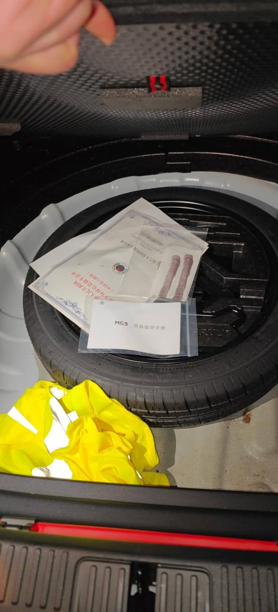 السلام عليكم مكلف بل نشر 
ام جي 5
 فول بدون صبغ وبدون بارد رقم اربيل شرط التحويل والهزه لسنة 2028
مواصفات 
سلايت 
وكاميره 360 درجه 
ارضيات حوضي اصلي 
وبلاجكتورات لد اصلي 
كشنات جلد 
اوتو بريك السياره ماشيه 11 الف 
السعر 119 وبيها مجال شي قليل لخاطر الجيه 
للاستفسار الاتصال على الرقم 
***********
وغير متواجد عالفيس
