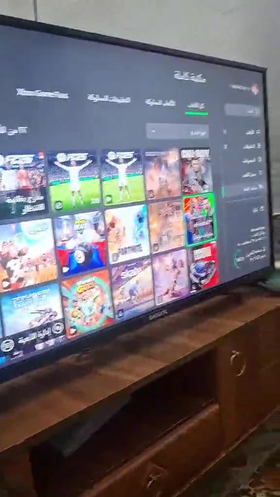 اكس بوكس وان
جهاز شغال ١٠٠٪ ما مفتوح مع 2جوستك اصلي بلوتوث
+حساب +قرص فيفا ٢٥   
واتساب فقط...
***********

