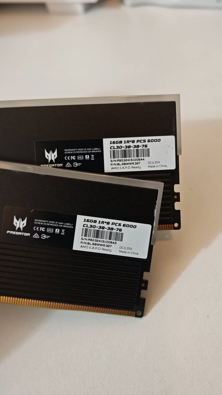 Pc Gaming for sale
السلام عليكم شباب

المواصفات

CPU :R5 7600

GPU :RTX 4070 super 12GB (Zotac Gaming)

Motherboard : gigabyte بس ما اتذكر ياموديل 

Ram :Predator ddr5 (2x16) 6000 Mhz

Storage :Lexar M.2 1TB NM610 PRO

Ups :Kratos M1 750W RGB

Display : Mntob 27", 2K, 180hz, 0.5ms, NANO ips Hdmi 2.1 RGB 

Cooler : Mntob liquid 240ml 

Mouse :Logitech G502 hero

HyperX cloud 2

كيبورد عادي جدا

Desk : 130cm x 75cm x 75cm

Case : Mntob 2090W 4Fan RGB فان واحد مرات

Gamesir g7 se 

 يصير بي صوت وسعره تفاليس تكدر تبدله فقط صوت ماماثر على الاداء 

ابيع سيت اب كامل اذا تريد قطعه لاتدزلي لان ماراح اجاوبك

الحاسبه تاخذها تمشيك 5 سنوات قويه بشكل مو طبيعي والكل يعرف الكومبو بين 4070 سوبر و r5 7600 شكد قوي

استخدام سنه وحده

كراتين القطع اغلبهن موجودات والقطع كلهن طالعات من الضمان

السعر مليونين وربع قفل غير قابل للنقاش وعنواني بالبصره وماكو توصيل 

***********

سبب البيع مافارغلها 💔
