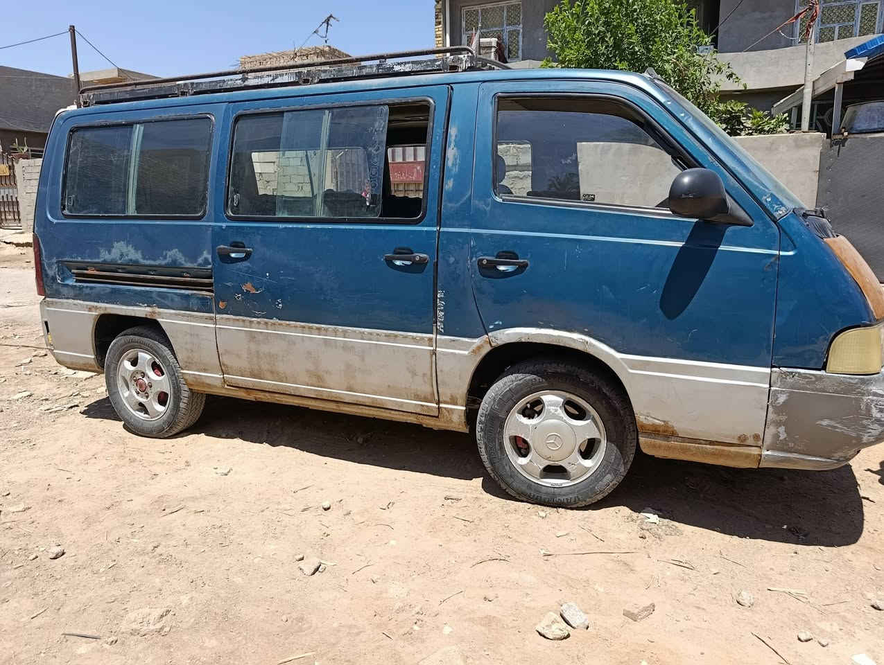 ستانا 1995 
رقم الماني باسمي 
السيارة دوشمه جديده
مكان السيارة بابل - مول اهل الخير 
‏‪0783 175 9679‬‏
