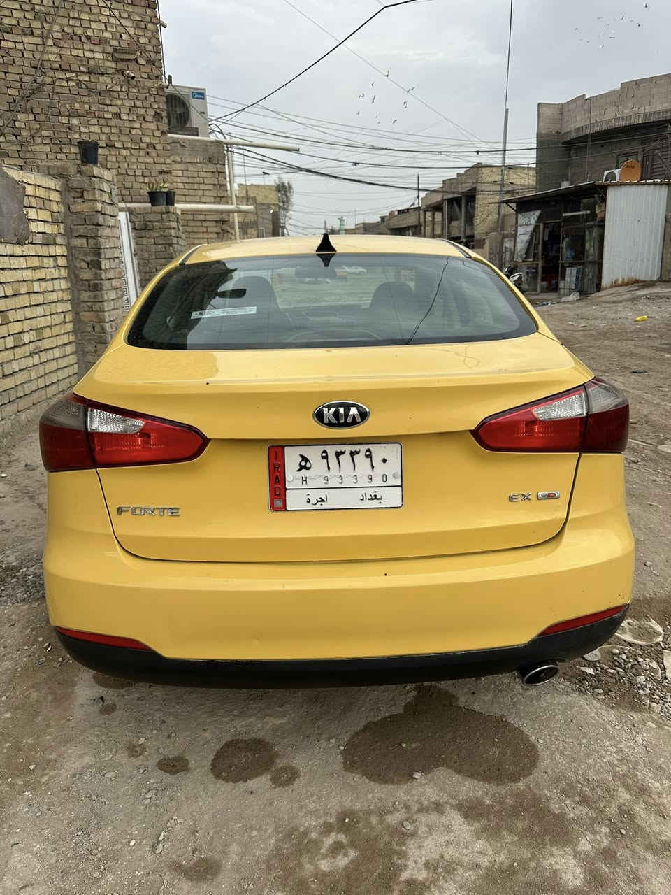 السلام عليكم سياره كيه فورتي موديل 2015وارد امريكي حادث بنيد فقط بدون دواخل سياره جاهزه حلوه محرك كير صدر تبريد تخم تاير مكفولة رقم بغداد تحويل مباشر مواصفات نص فول محرك 2000العنوان بغداد الامين شارع نواب سعر 97$بيه مجال بصيط النتصال ***********
