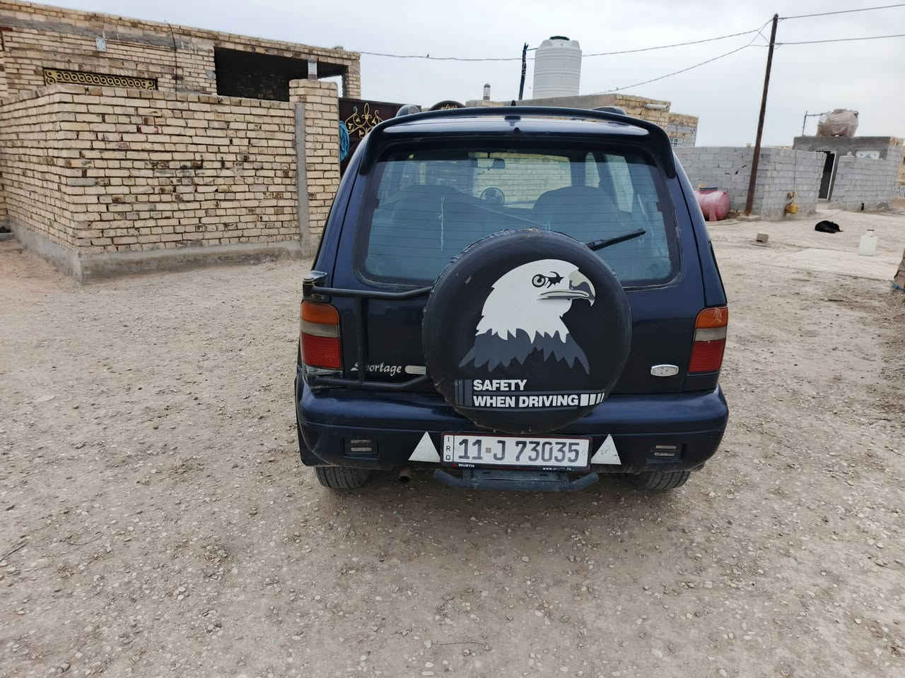 السلام عليكم
كيه سبورتج موديل 1994 نضيف لامصبوغه ولامعجنه 
سنويه جديده ل 2029 رقم بغداد انكليزي 
السعر 45 وبيها مجال بسيط تبريد ثلج 
مكاني الديوانية 
للاتصال ***********
