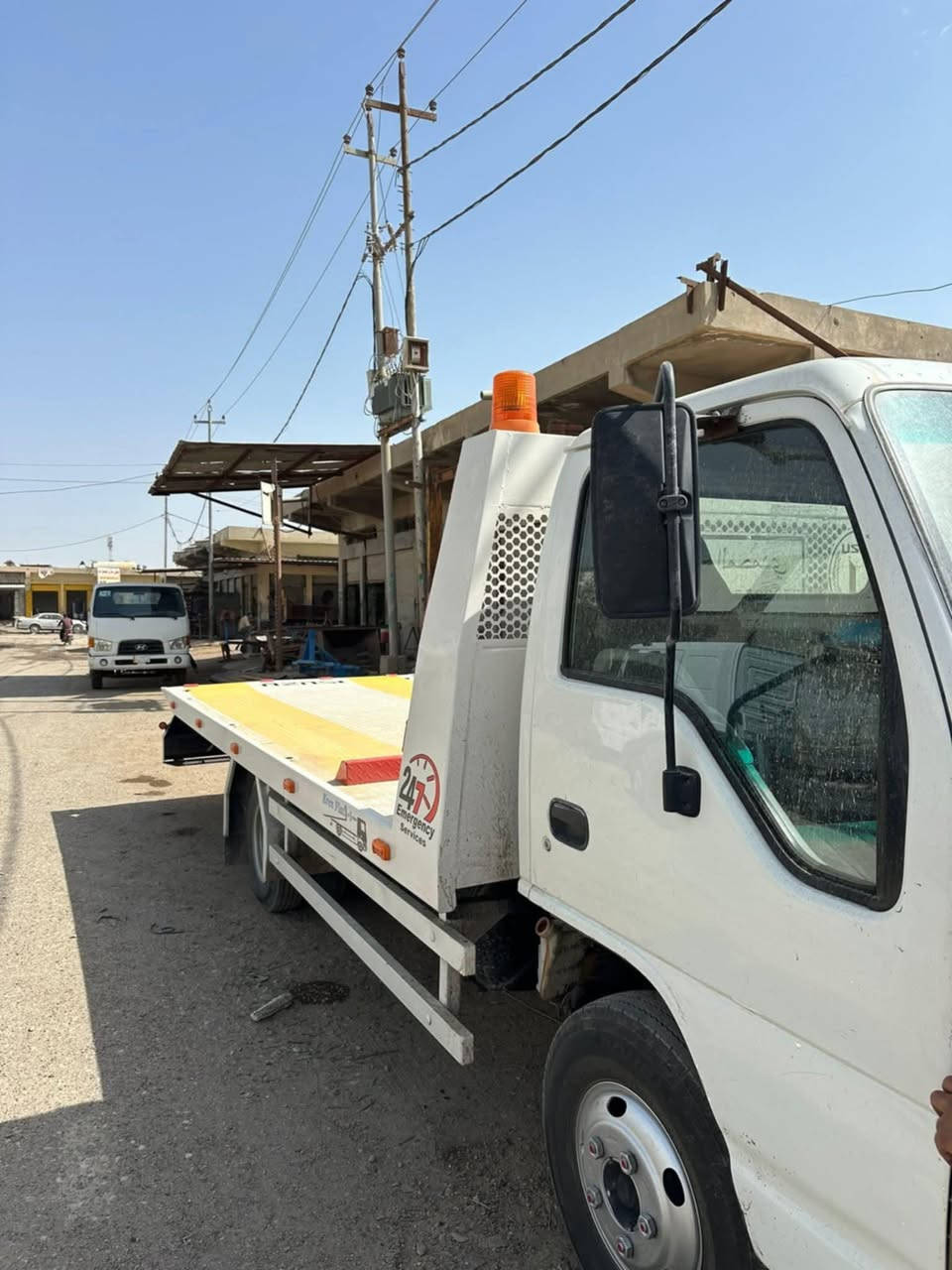 ازوزه سطحي ٣ جكات موديل ٢٠٠٧ سياره بدون اي نقص تخم تاير جديد ***********
