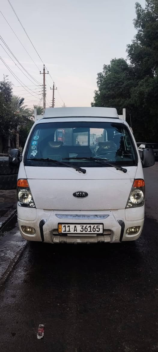 سلا عليكم كيا بنكو مسكر موديل ٢٠٠٨ بسمي مداور ثاني يوم رقم انكليزي  السنويه ما نافذه مكينه٣٠٠٠ رقم*********** سعر ٩٠ بيهة مجال
