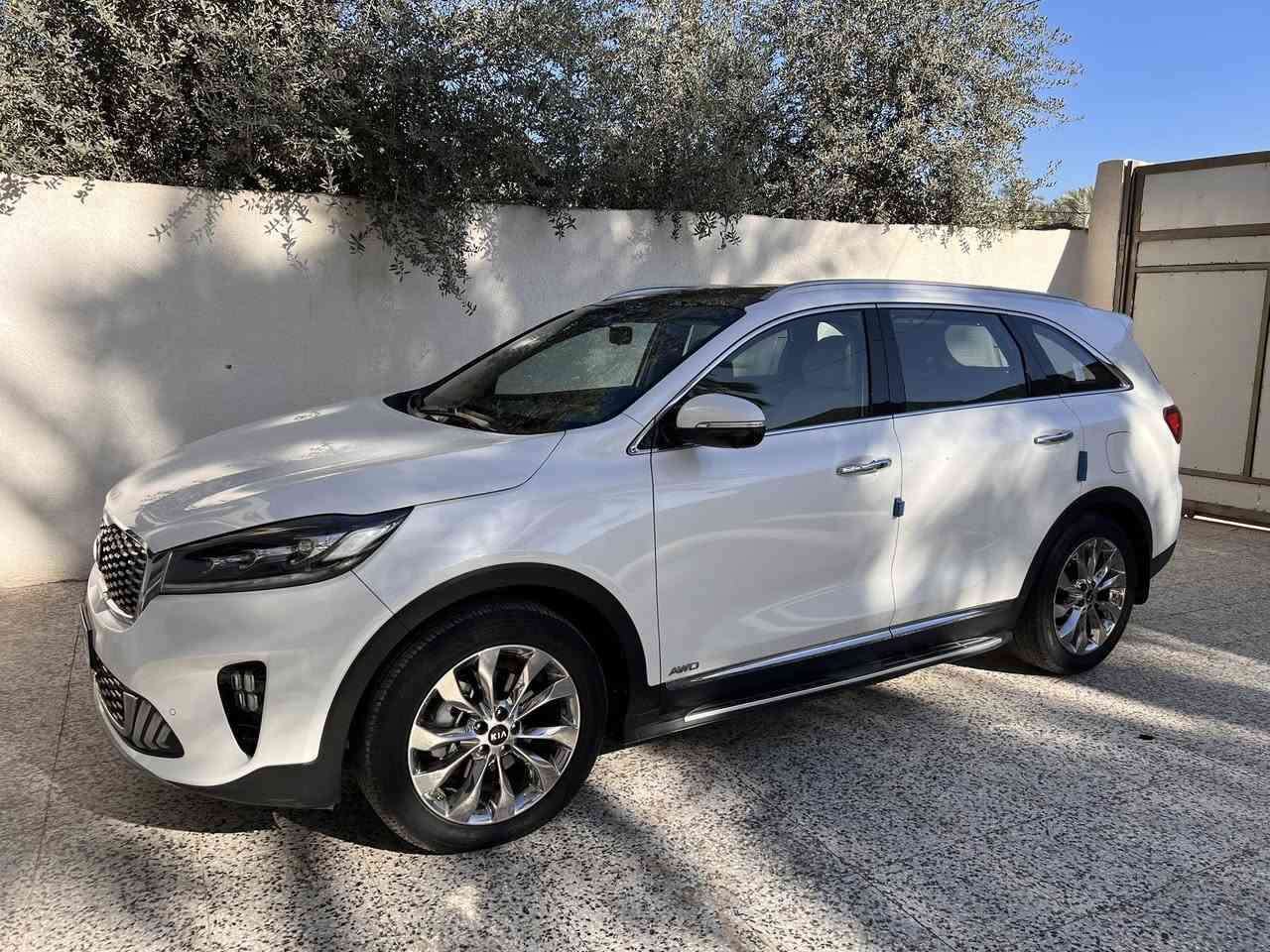 سورنتو خليجي فول الفول موديل ٢٠١٩
مكفوله كفاله عامه من الصبغ والتبديل 
مواصفات كويتي
سته سلندر 
ماشيه ٥٤ الف حقيقي ضمان 
بنوراما 
فور ويل 
كشنات كهرباء 
اريل نفكيشن 
تدفئه تبريد كشن 
 سايد بريك كهرباء 
اوتو هولد 
اربع كامرات ٢٦٠
حساس امامي خلفي 
وباقي المواصفات المعروفه 
المكان كربلاء 
التفاصيل 
***********
السعر ٢٩٣ وبيه مجال
