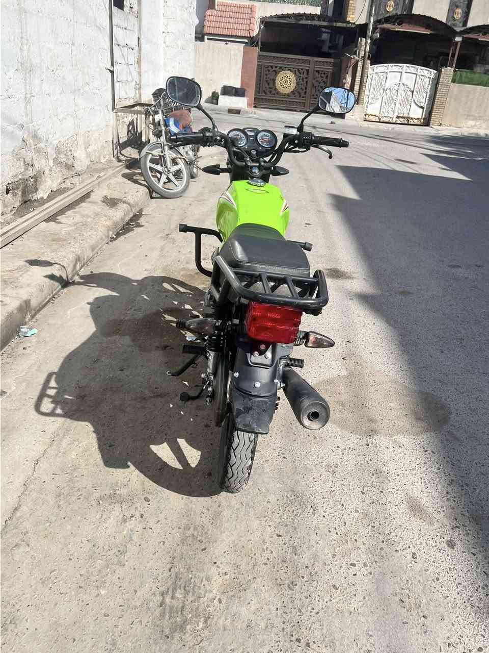 سلام عليكم دراجه للبيع شاينك موديل ٢٠٢٣ أوراق كامله دراجه جديده برغي مامفتوح بيها السعر (ميلون)او بيها مجال مكاني بغداد الدوره ***********
