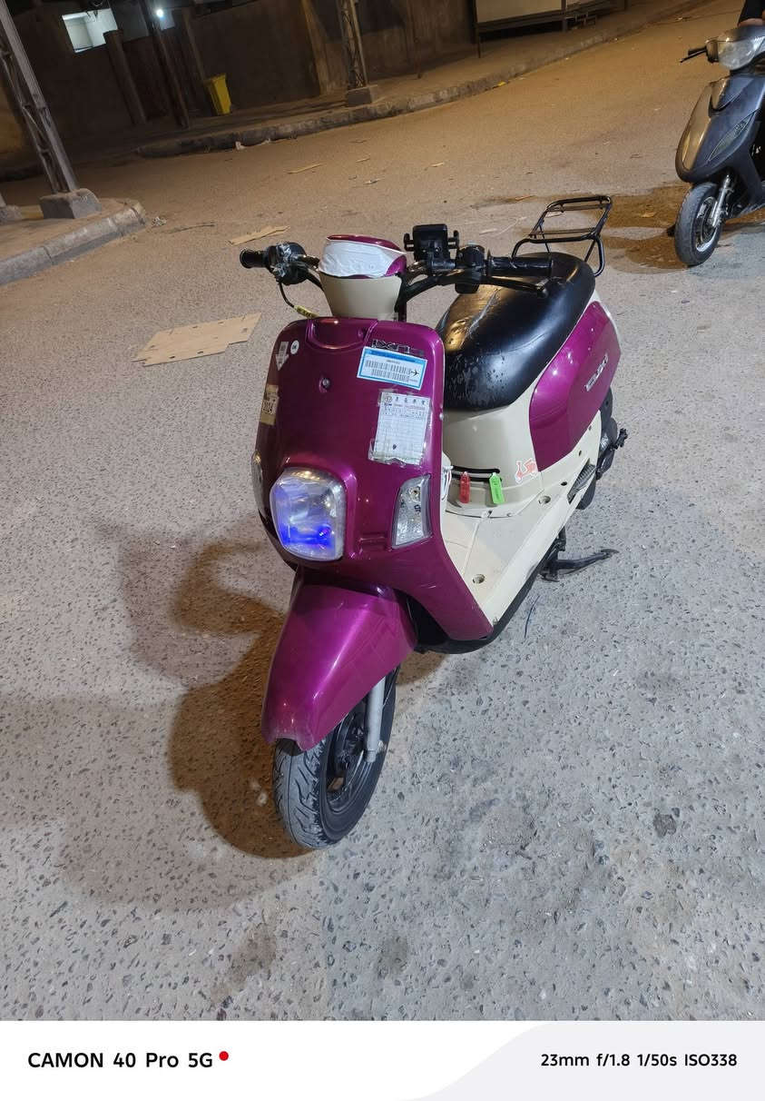 دراجه ماكس بوليسي للبيع الدراجه حلوه نضيفه الدراجه بيها خيط تبخير توه بادي ولسله تلعب بوشه 49 بلادي السعر ب 650 وبيها مجال التواصل ع  الرقم *********** مكاني حيانيه
