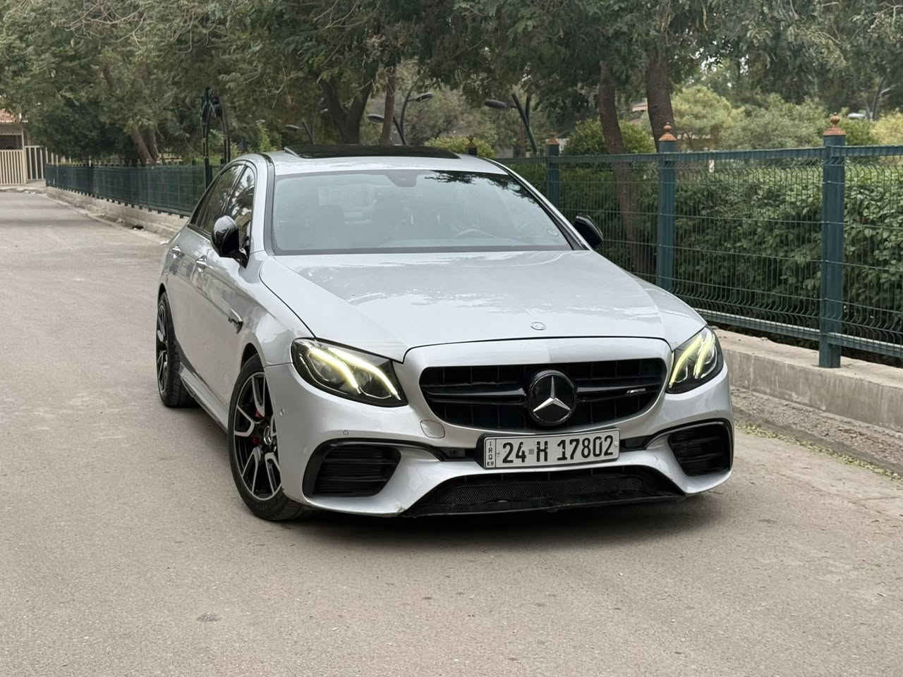 مارسيدس بنز E300 كلاسك للبيع
موديل 2017
اوتو بارك
حساس360 
داخل لدات 64 لون
داخل عمل احترافي روز رايز 25 لون
شاشة متصلة طويلة
كشنات جلد كهربائي
جنطة كهرباء
اربع بصمات
5 انظمه قيادة
رادار امامي خلفي كم
نقطه عمياء
كشنات تدفئة
استيرن تدفئة
4 ثيمات الشاشه متغير
ويل 19 فورجد 
السياره عليها كت كامل C63 اصلي
بعد بيهه هوايه مواصفات
وارد امريكي حادثها جاملغ وبنيد (ايرباك طاك وراجع سستم)
رقم شمالي هزة 98‎%‎ قبل شهرين
ماشيه 106 الف ميل
مكانها الدورة/ المهدية
#السعر النهائي 25 الف دولار (شدتين و50 ورقة)، واي استفسار اني حاضر
(***********)
