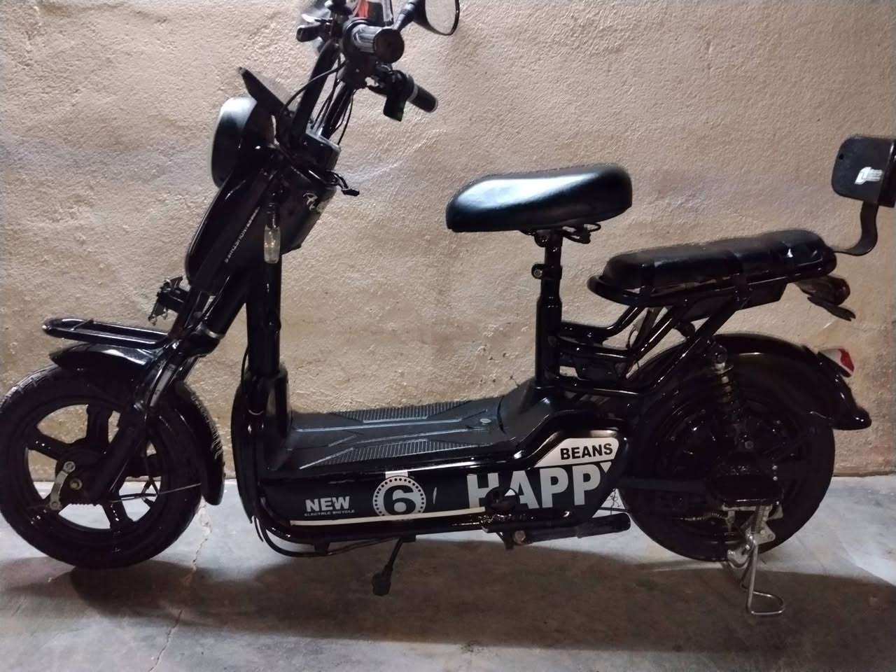 ئەمپاسکیلەبۆفرۆشتن چوارپاتری لۆکیلەسەرە بێعەیبە یەکدوسەوپەنجایمەسروفینیە ئەگەرهەرکێ حەزیلێیبوباتەلەفون بەمژمارەتەلەفونەوەبکات    ***********
