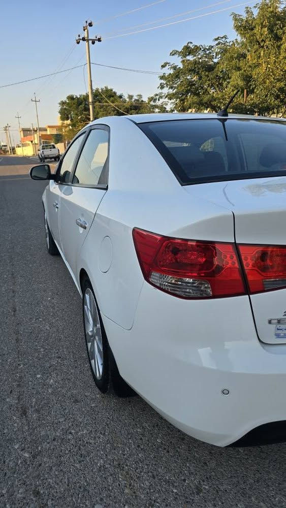 سیراتۆی مۆدیل 2013
سپی زۆرجوانەویەک دەستە
زۆرتوندوتۆڵە
بێ سبوخە بێ ساردە 
تەنها86هه زارجووە
ناو ڕەشە  سوکان فۆلیۆمە
شوێن کەلار
*********** كالار, السليمانية
