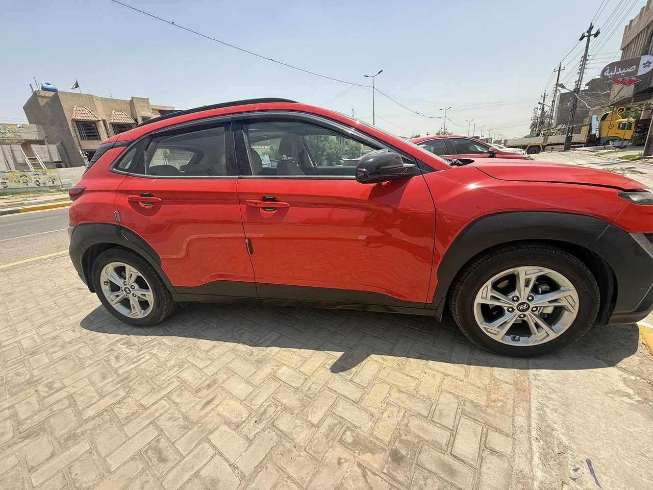 هونداي كونا  خليجي موديل ٢٠٢٢
فوول مواصفات 
رقم بغداد بأسمي الجديد وهزة 
محرك 2000 دوش
ماشية ٤٣ الف
فتحة سقف
تبريد شاشة 
بصمه تشغيل وتشغيل عن بعد
ترحيب عند الاقتراب
لدات نهارية
لايت زنون وبروجكتر زنون 
كشن السائق كهرباء
شحن وايرلس
/منافذ شحن 
حساسات امامي وخلفي
نظام نزول وصعود منحدرات 
تحديد مسار ومانع انزلاق
اربع مودات قيادة
شاشه تاب كبيره
٦ ايرباك وداخل بيج  

السيارة مكفولة كفالة عامة من كلشي حديد ودعاميات ومن الشخط ورصعة وبارد وصبغ وحالوب وتبديل وبيها سونار حديث سيارة مال بيت برغي ممفتوح بيها نهائياً 
السعر 165 ورقة  وبيها مجال جدا بسيط 
رقم الهاتف  *********** مهندس مروان
العنوان بغداد /حي العامل قرب شارع المطار
