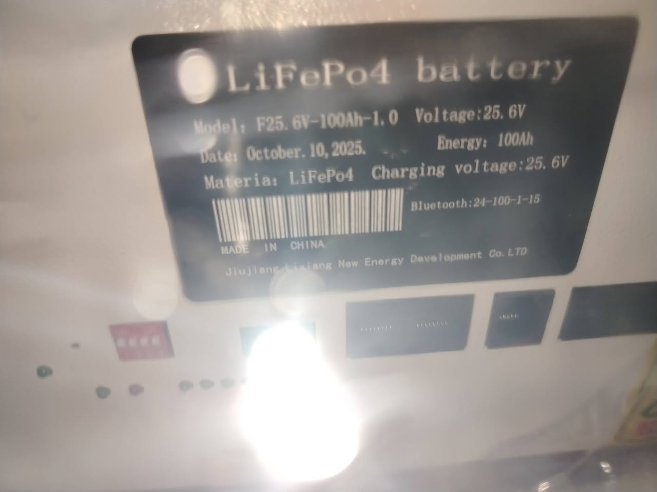 جديدة أنتاج جديد سنة 2025
كل بطارية 100 أمبير – 25.6 فولت
الخلايا جديدة Grade A
والبطارية بيها بلوتوث تگدر تتابع الشحن 
عددهن 2 فقط
المكان بغداد
السعر 
السعر مليون وثلاثمائة ألف دينار عراقي (1,300,000 د.ع)
اللي محتاج أو يعرف أحد محتاج
يتواصل وياي على الرقم:
📞 ***********
