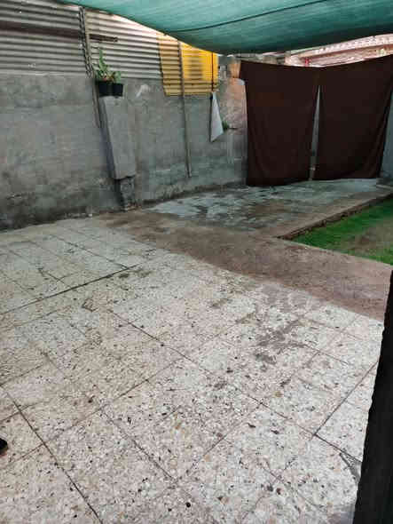 دار البيع او مراوس الحميديه شارع الطاقة ثالث فرع عل يمين فرع ابو سعيد المساحة 170 متر الواجهه 10 النزال 17 ابناء ابلوك  مكان حلو قريب عل شارع الطاقة بيت جاهز كهرباء وماء ومجاري وتبليط خير من الله  السعر 55 وبي  مجال  تفاصيل الاتصال *********** زراعي مكاتبه فقط
