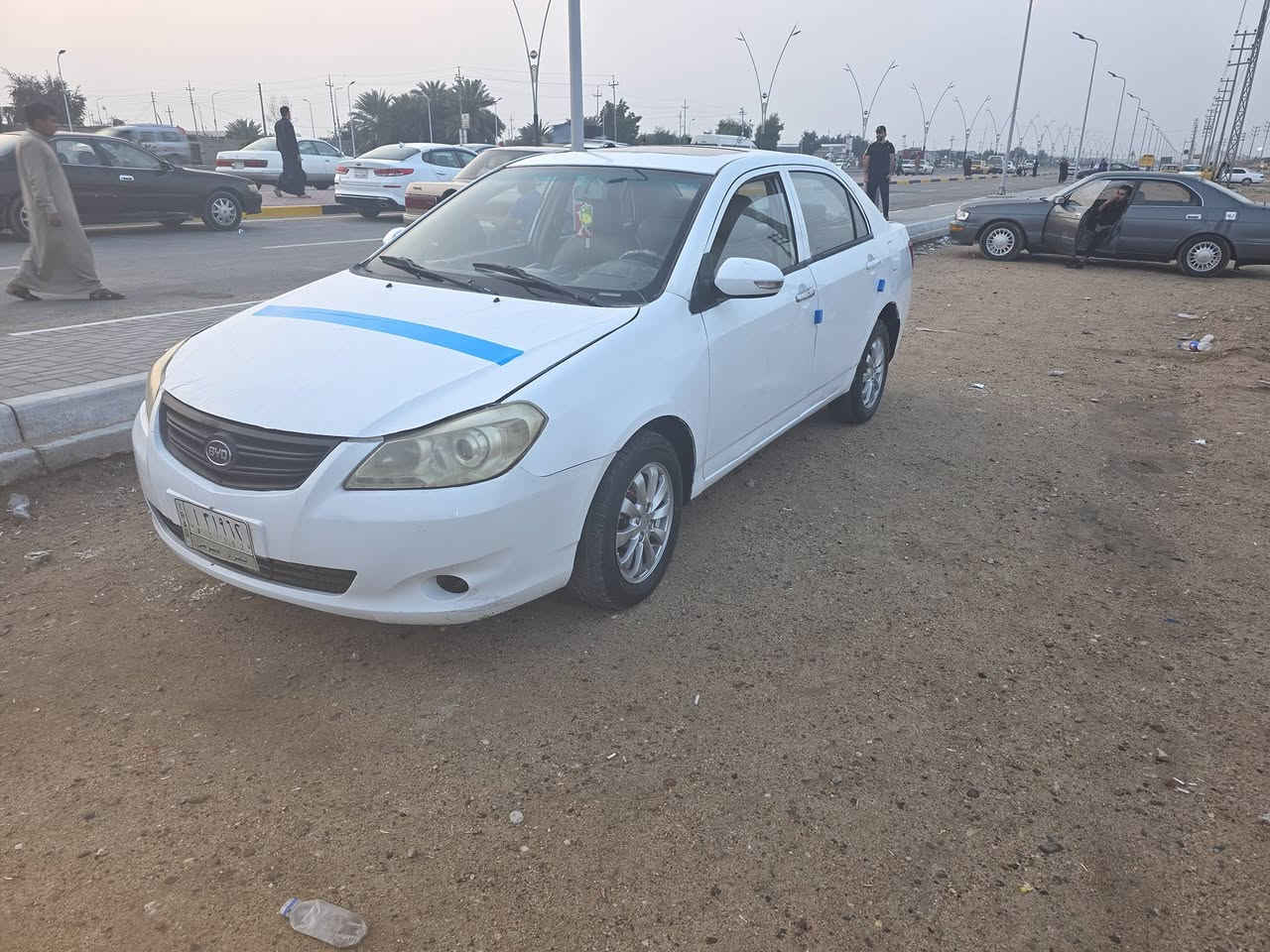 السلام عليكم بي واي دي مديل ١٣ رقم بصره تحويل المكيه وكير كورله بيكاجو الف ٦٠٠  الكير ع البك لا اكبسه مانزين  يلا يرجع بس بدوم ضربه ملكطه وبيه مكانات صبغ حداديه تخم تاير جديد عليه غرامات ينزلن من سعرهه ٥٠٠ الف السعر ٣٥ الشراي يتصل البصره الزبير ***********
