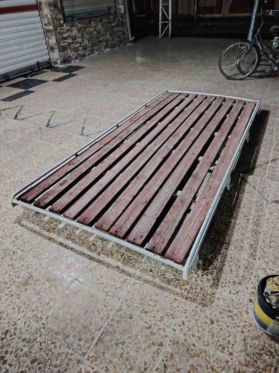 سيبايا نيسان يورفان للبيع مكان موصل 
***********
