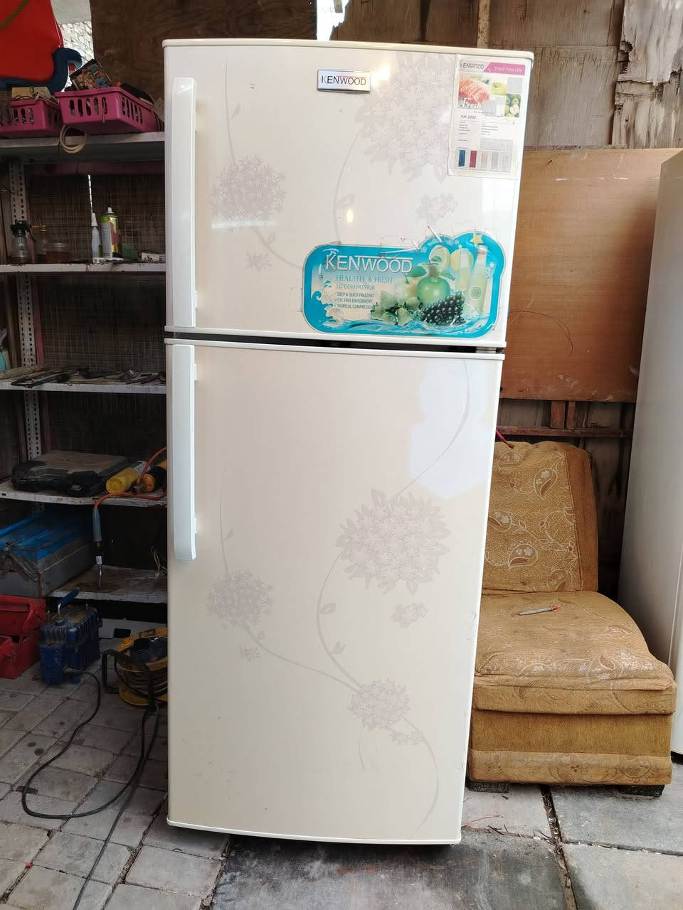 ثلاجه نضيفه مثل ما واضح كدامكم تجميد وتبريد خير من الله سعر مناسب 175شراي اتصل او يتفضل خاص *********** عنواني بغداد الشماعيه حي السفير
